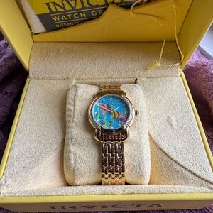 Invicta Gold Crystal w Fish Timepiece with Vibrant Blue - rare and so striking!